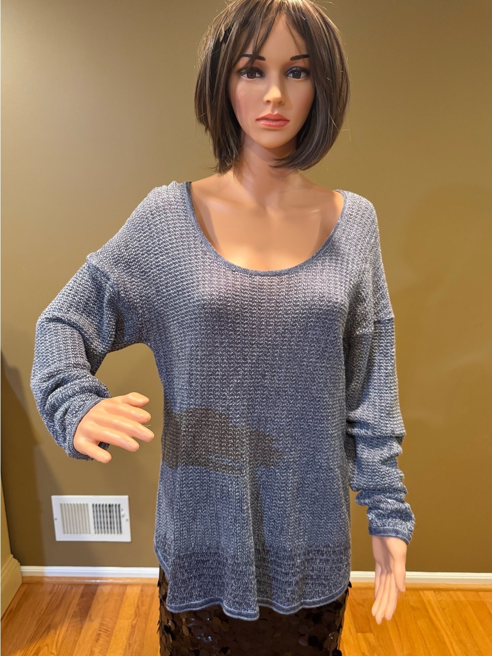 Vera Wang Heathered Blue Scoop Neck Knit Sweater